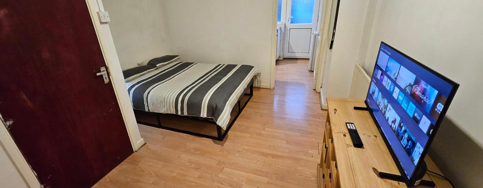 No Frills & Nothing Fancy 1 Bed Studio City Centre Κάρντιφ Εξωτερικό φωτογραφία