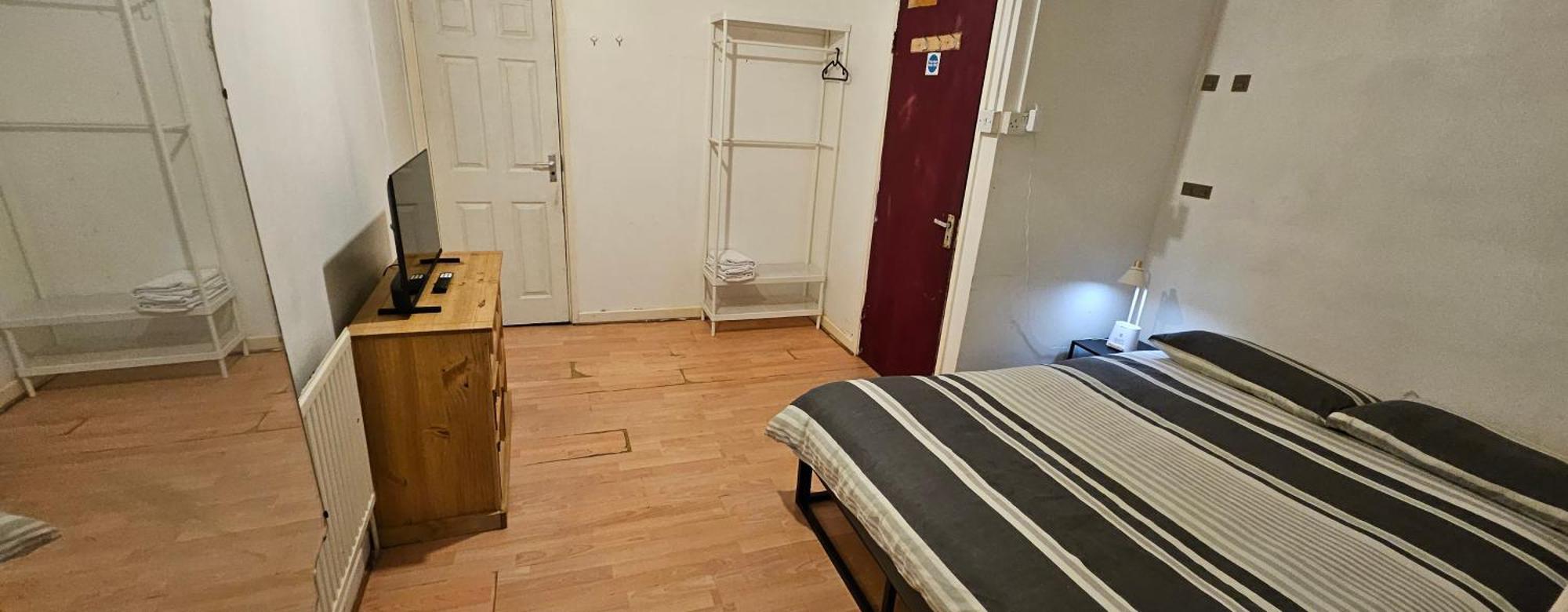 No Frills & Nothing Fancy 1 Bed Studio City Centre Κάρντιφ Εξωτερικό φωτογραφία